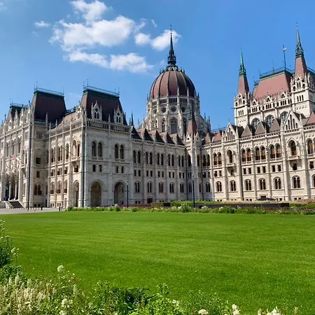 Rooftop Coffee By Parliament